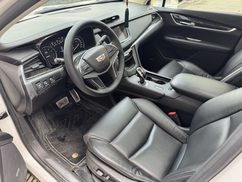 济宁17年凯迪拉克XT55