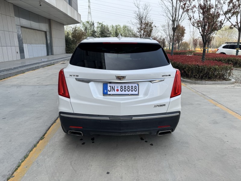 济宁17年凯迪拉克XT59