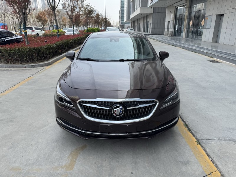 济宁18年别克君越1