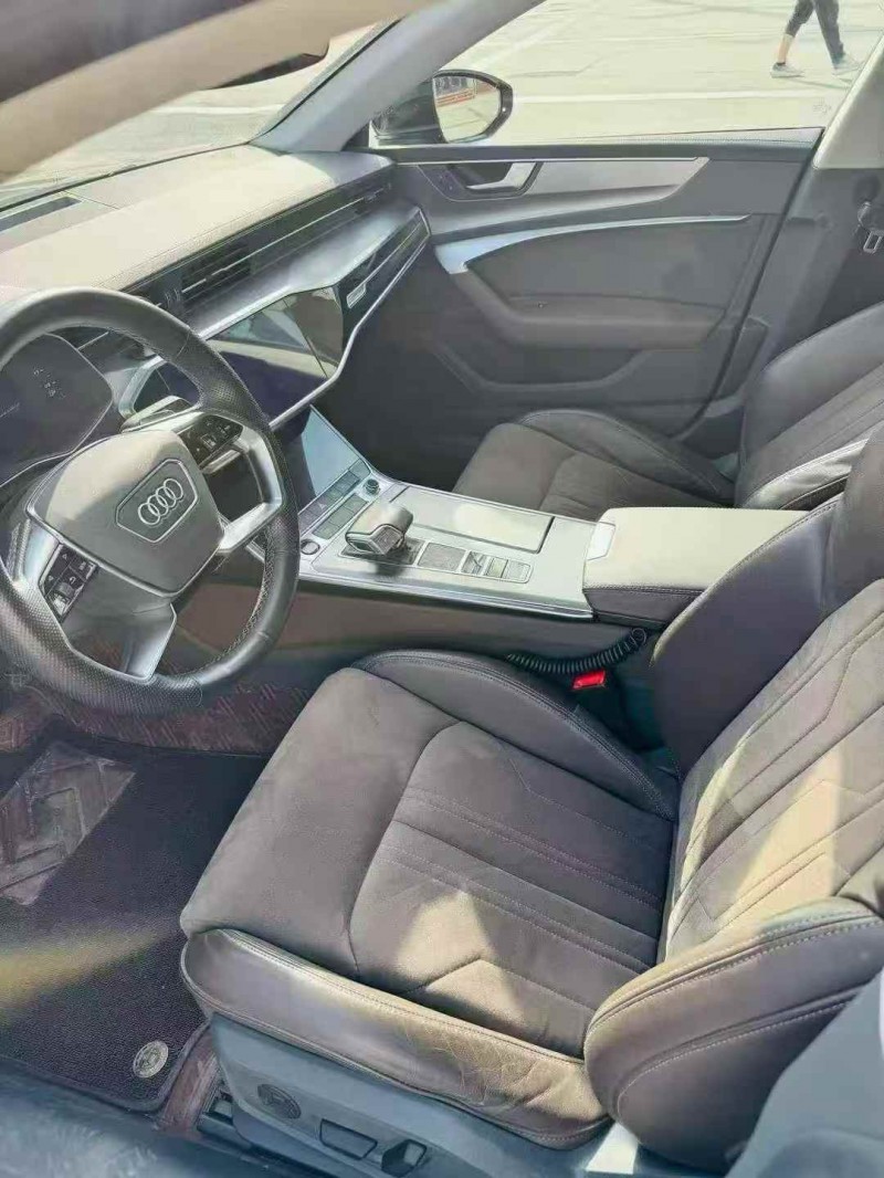 东营22年奥迪A7L6