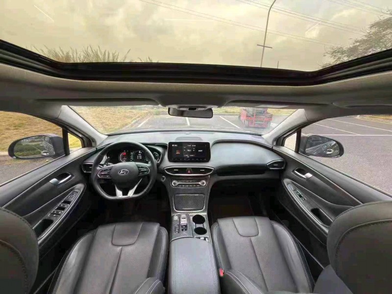 广州21年现代新胜达4