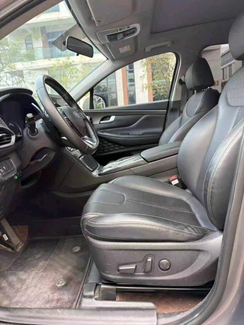 广州21年现代新胜达5