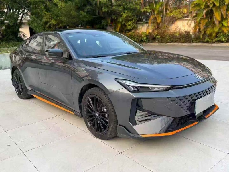 汕头25年长安汽车UNI3