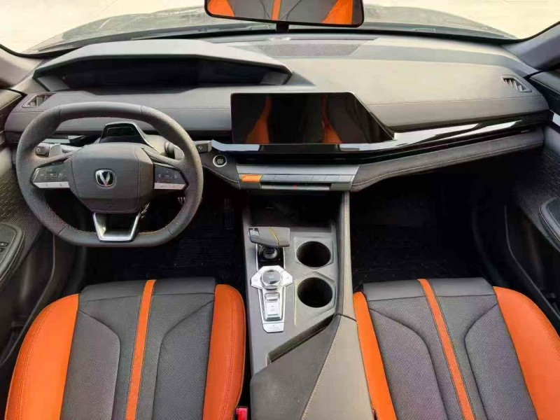 汕头25年长安汽车UNI4