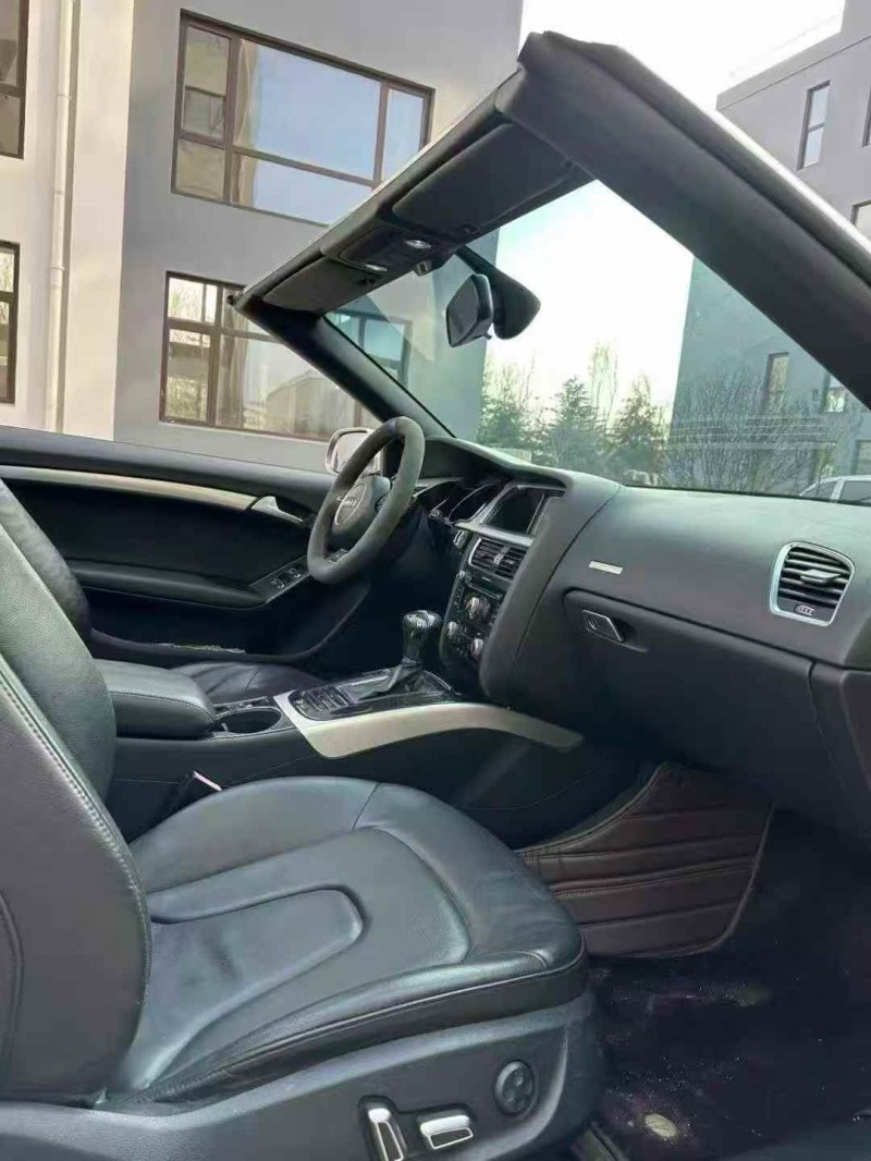 济宁16年奥迪A55