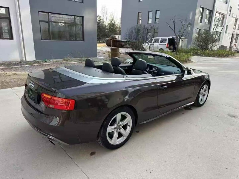 济宁16年奥迪A58