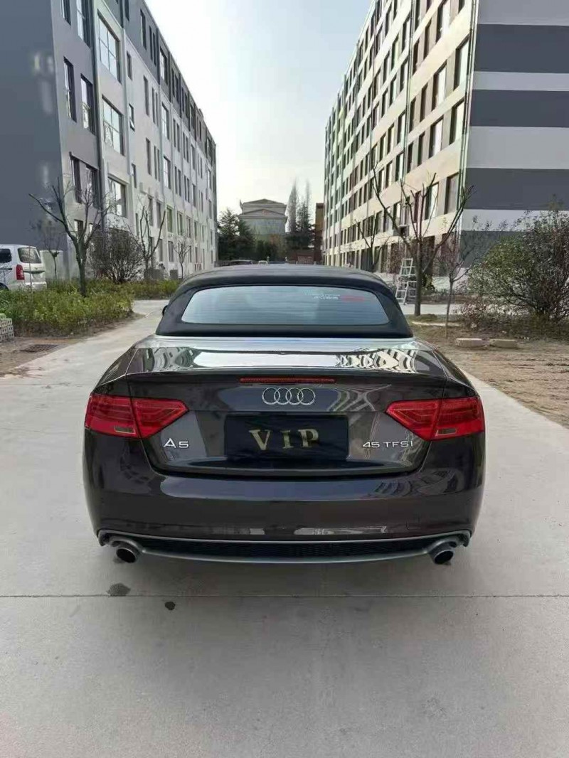 济宁16年奥迪A59