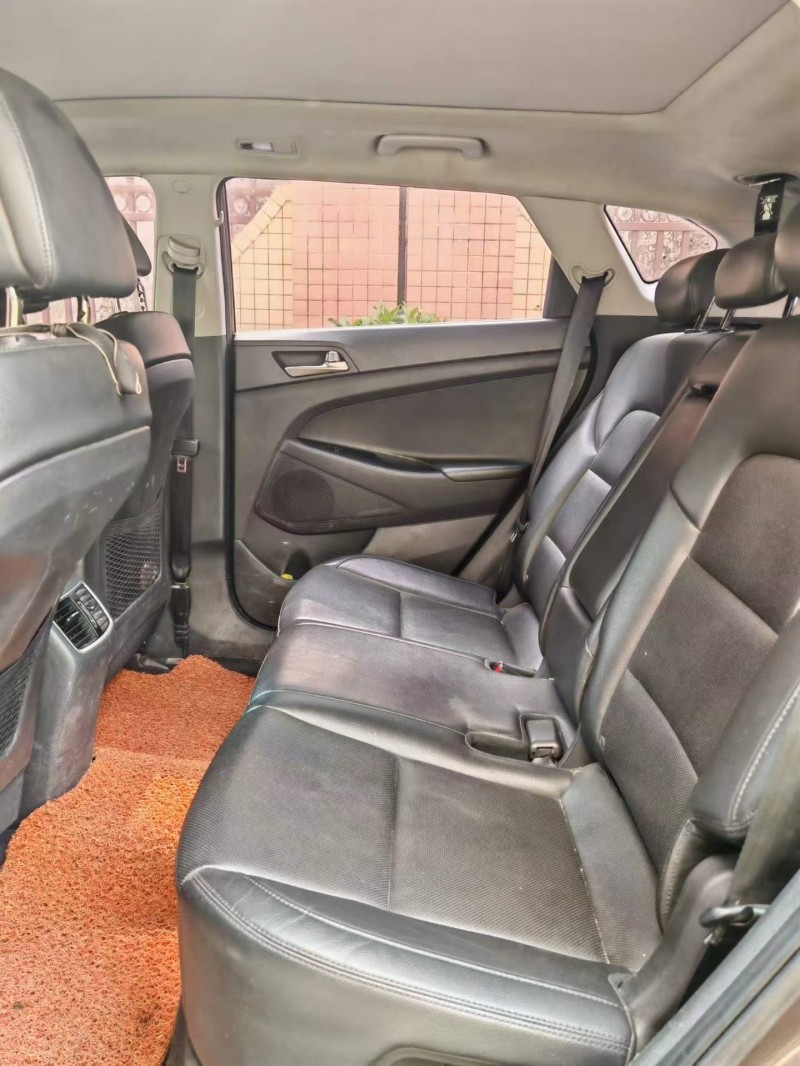 东莞16年现代途胜5