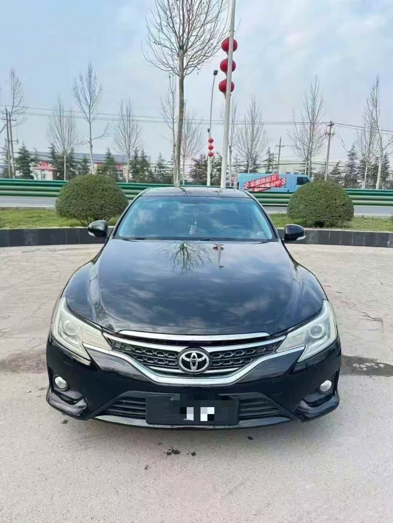 菏泽14年丰田锐志1