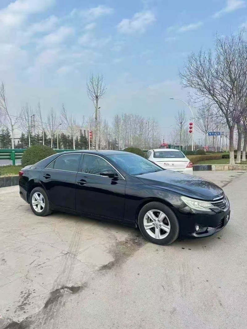 菏泽14年丰田锐志3