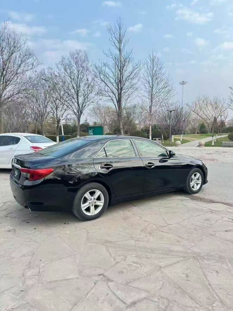 菏泽14年丰田锐志8