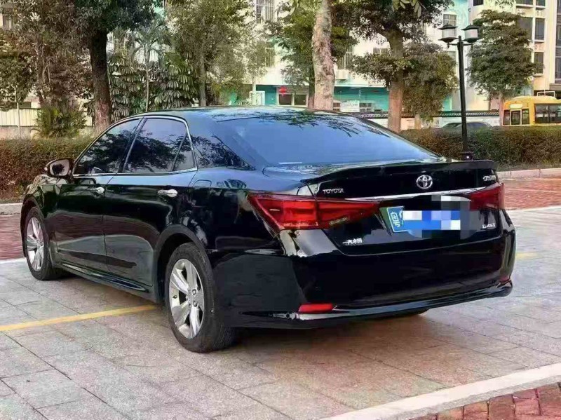 珠海18年丰田皇冠8