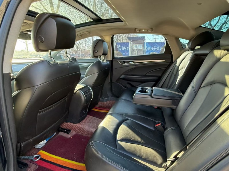 青岛20年别克君越5