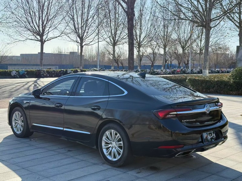 青岛20年别克君越7