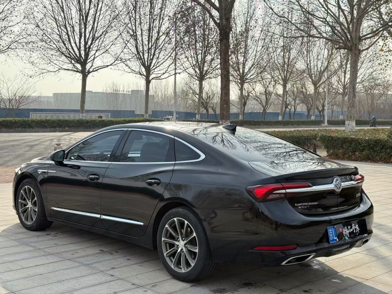 青岛21年别克君越7