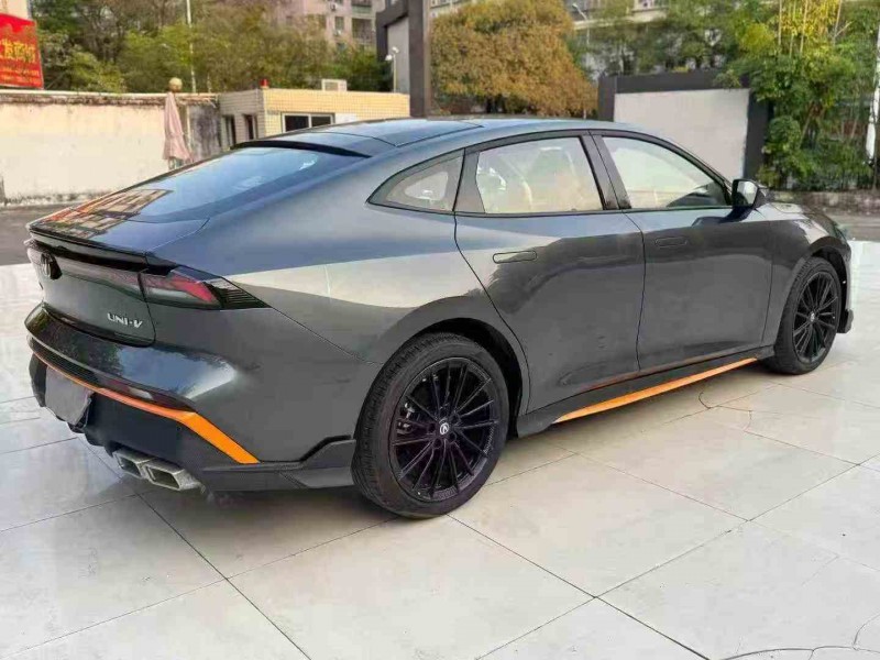 湛江25年长安汽车UNI8