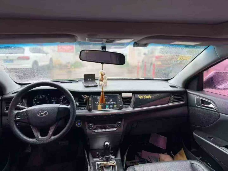 金华18年现代名图5