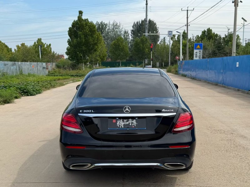 青岛18年奔驰E9