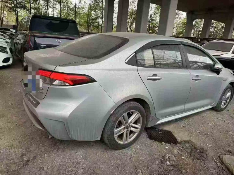 绍兴21年丰田雷凌5