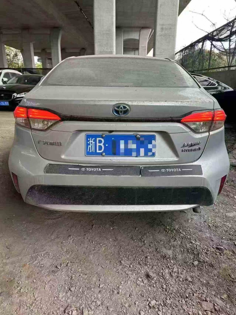 绍兴21年丰田雷凌7