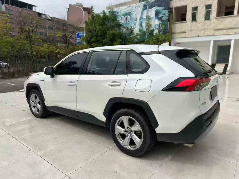 湛江23年丰田RAV4荣放7