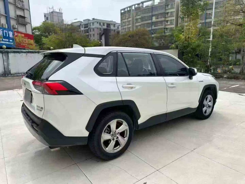 湛江23年丰田RAV4荣放8