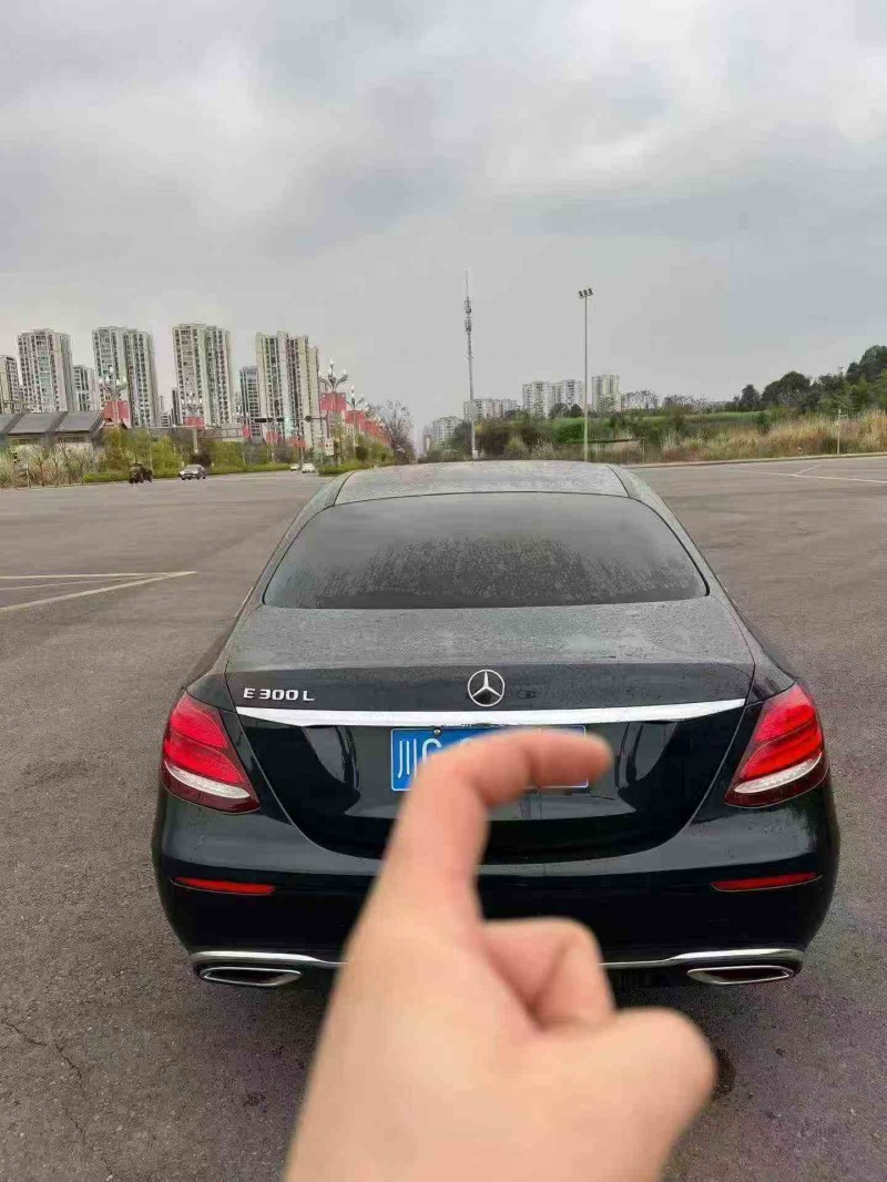 德阳17年奔驰E8