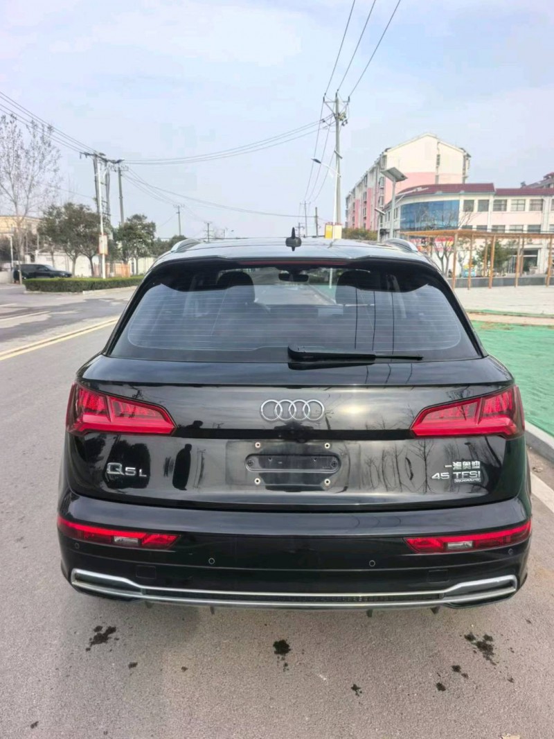 连云港19年奥迪Q58