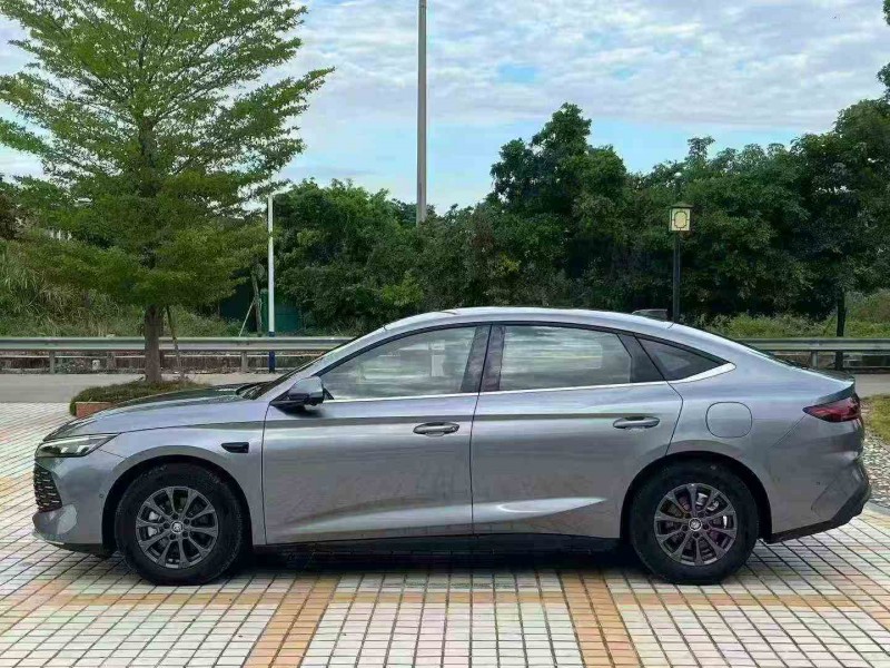 湛江25年比亚迪秦3