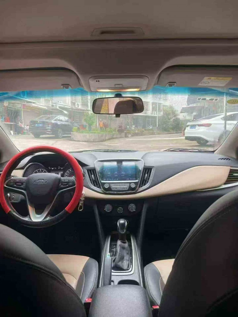 张家界22年雪佛兰科鲁泽5