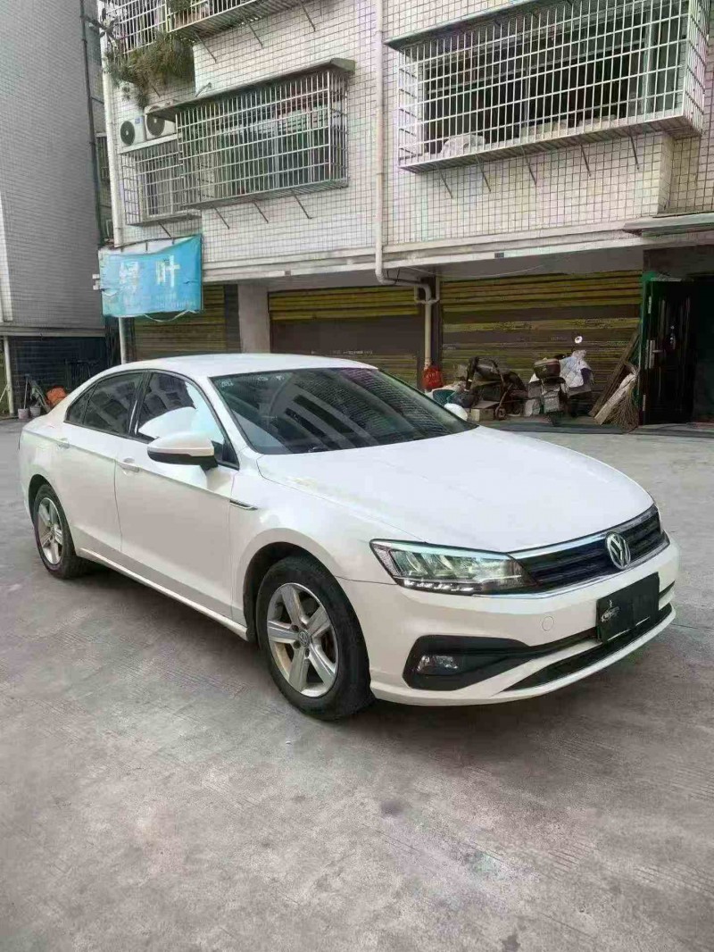 张家界22年大众凌渡2