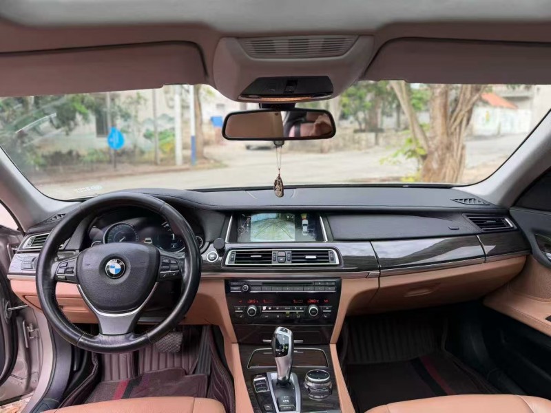 湛江14年宝马7系5