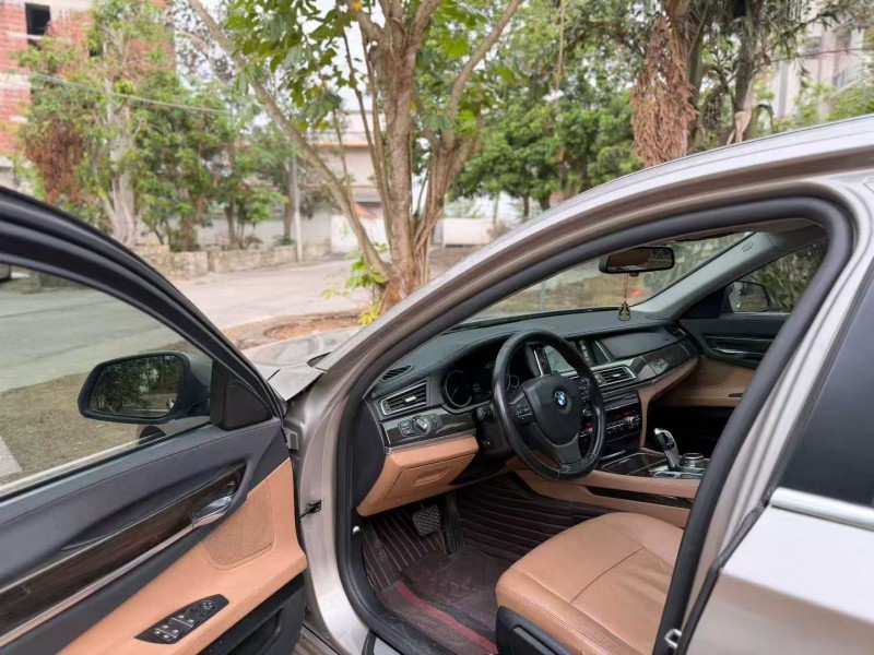 湛江14年宝马7系9