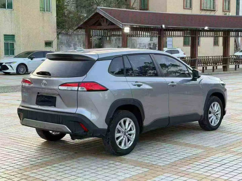 珠海25年丰田锐放8