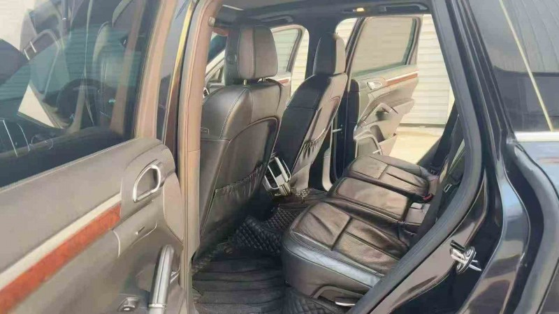 湖州11年保时捷卡宴4