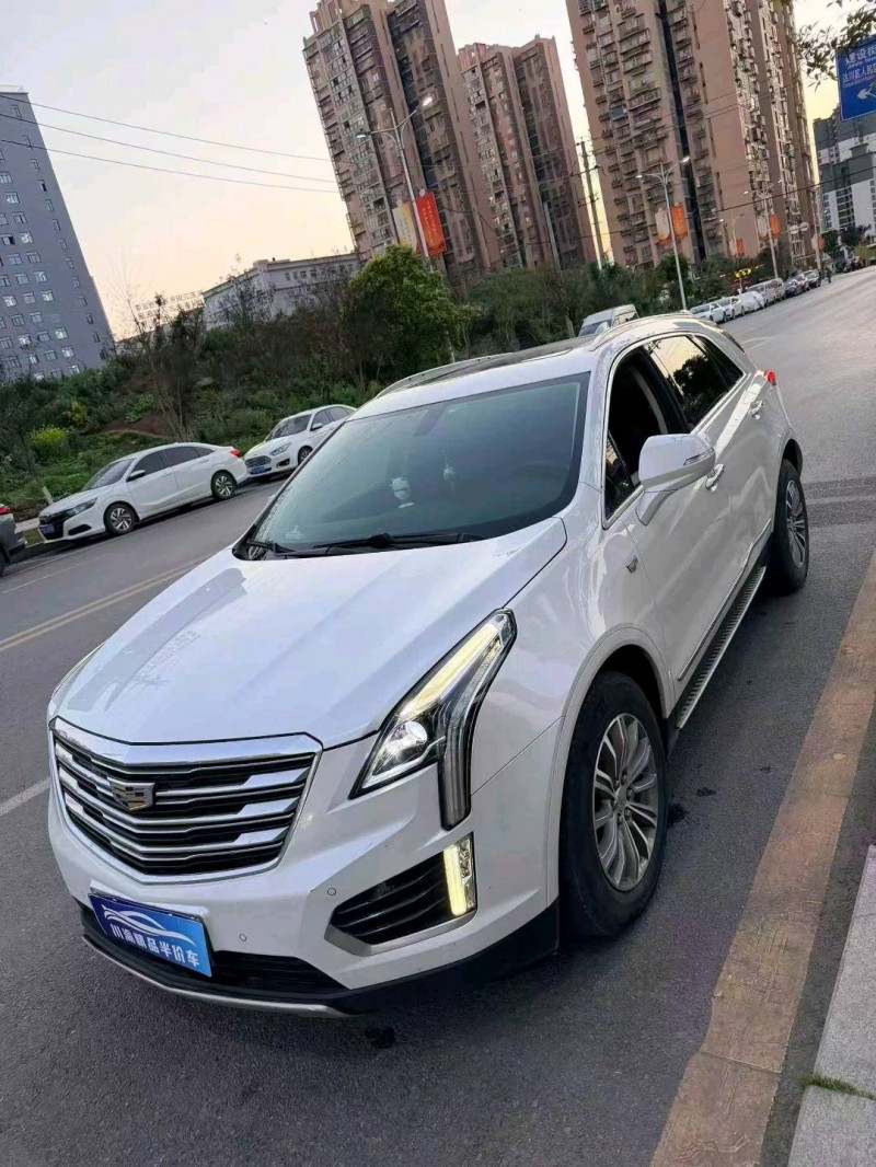 德阳17年凯迪拉克XT52