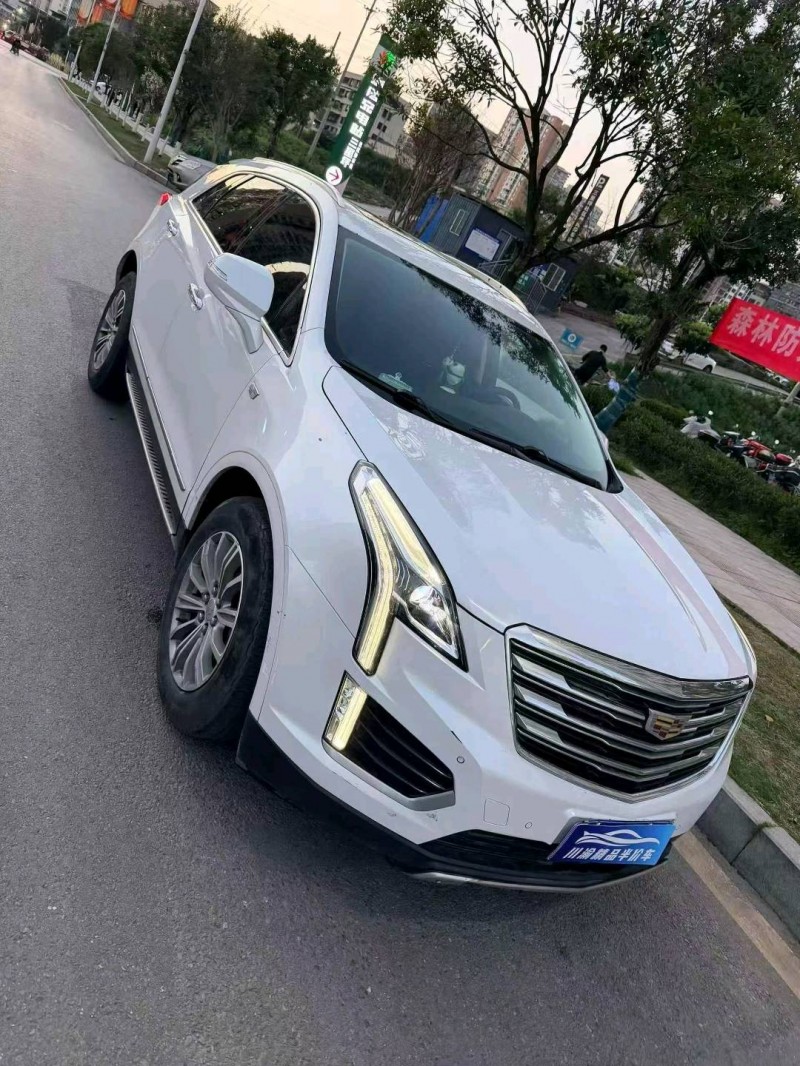 德阳17年凯迪拉克XT53