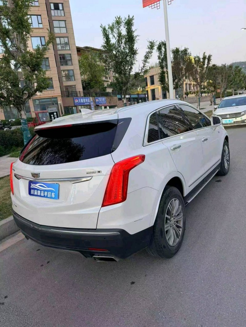 德阳17年凯迪拉克XT56