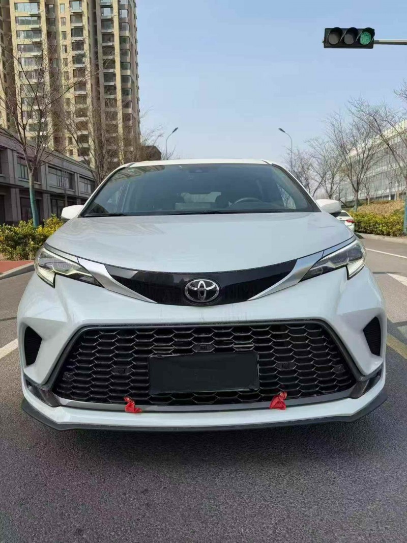 济宁25年丰田格瑞维亚1