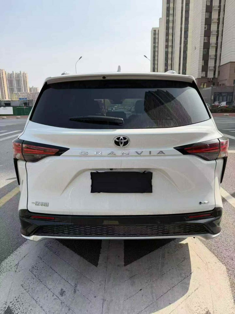 济宁25年丰田格瑞维亚8