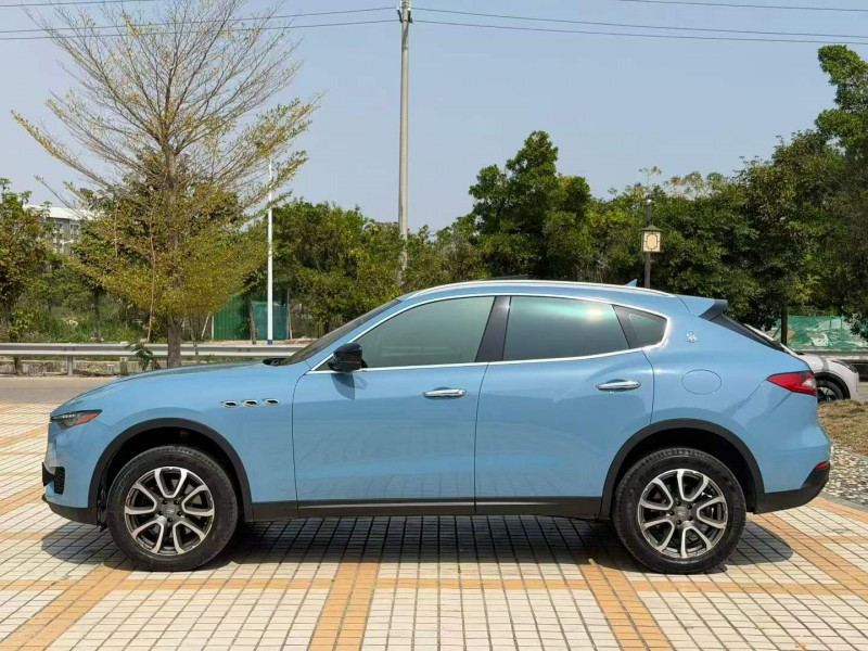 汕头16年玛莎拉蒂Levante3