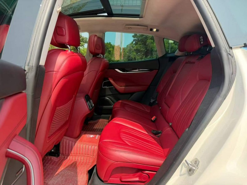 汕头16年玛莎拉蒂Levante6