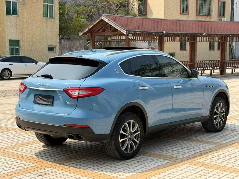 汕头16年玛莎拉蒂Levante8