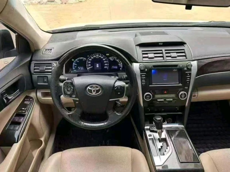 南宁13年丰田凯美瑞6