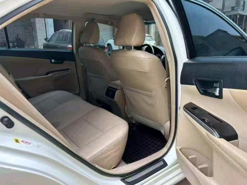 南宁13年丰田凯美瑞7