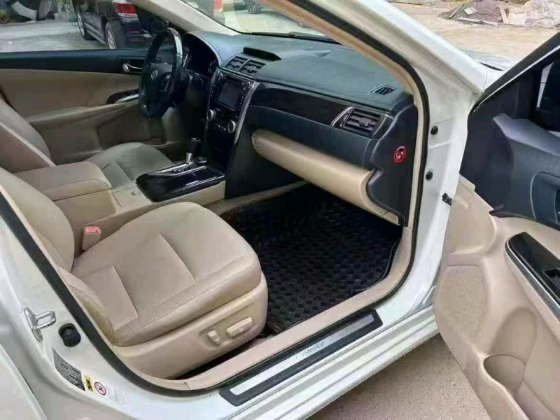 南宁13年丰田凯美瑞8