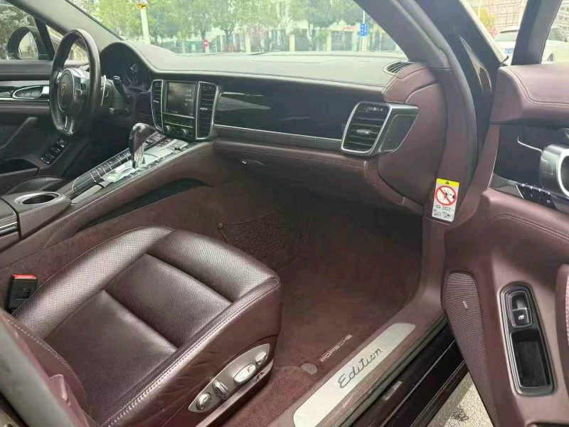 武汉16年保时捷帕拉梅拉3