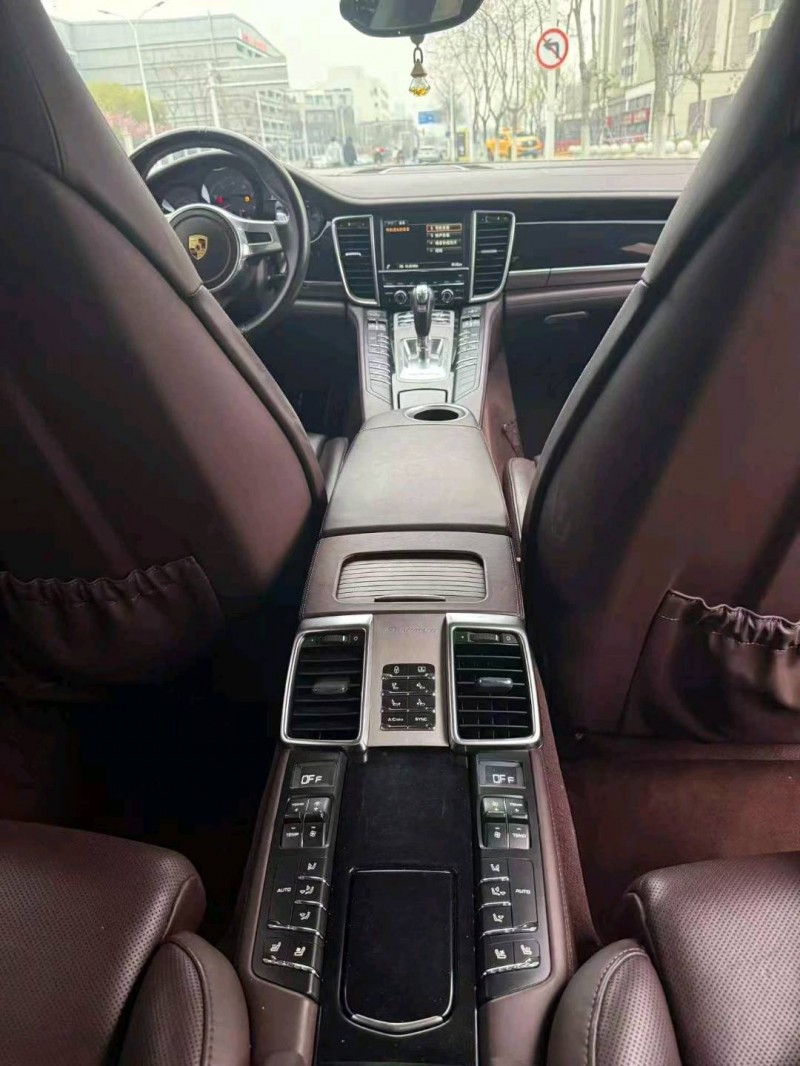 武汉16年保时捷帕拉梅拉4