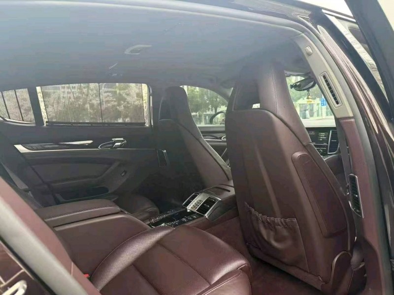 武汉16年保时捷帕拉梅拉5