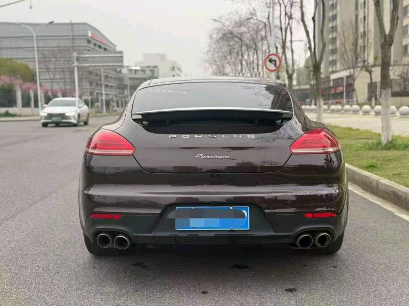 武汉16年保时捷帕拉梅拉8